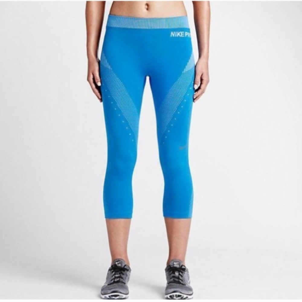 Nike Pro Hypercool Limitless Capris